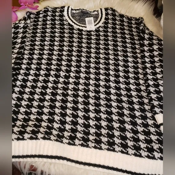 🆕️ Torrid Houndstooth Pullover Crewneck Extra Soft Sweater 3 3x 22/24 NWT