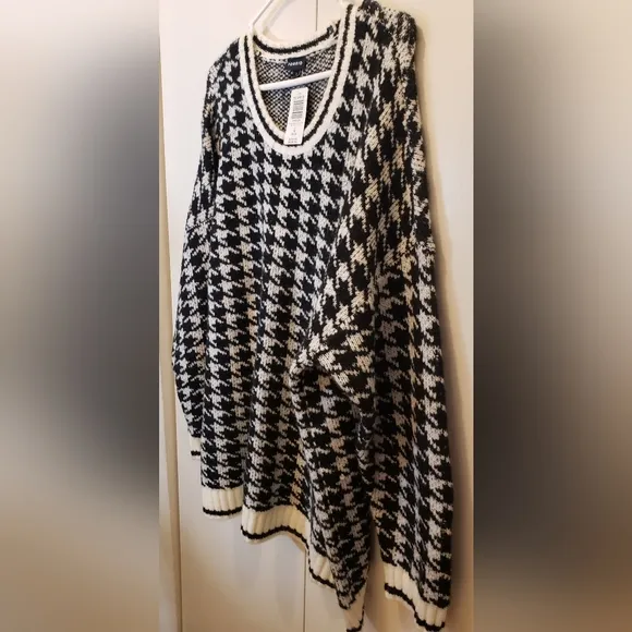 🆕️ Torrid Houndstooth Pullover Crewneck Extra Soft Sweater 3 3x 22/24 NWT