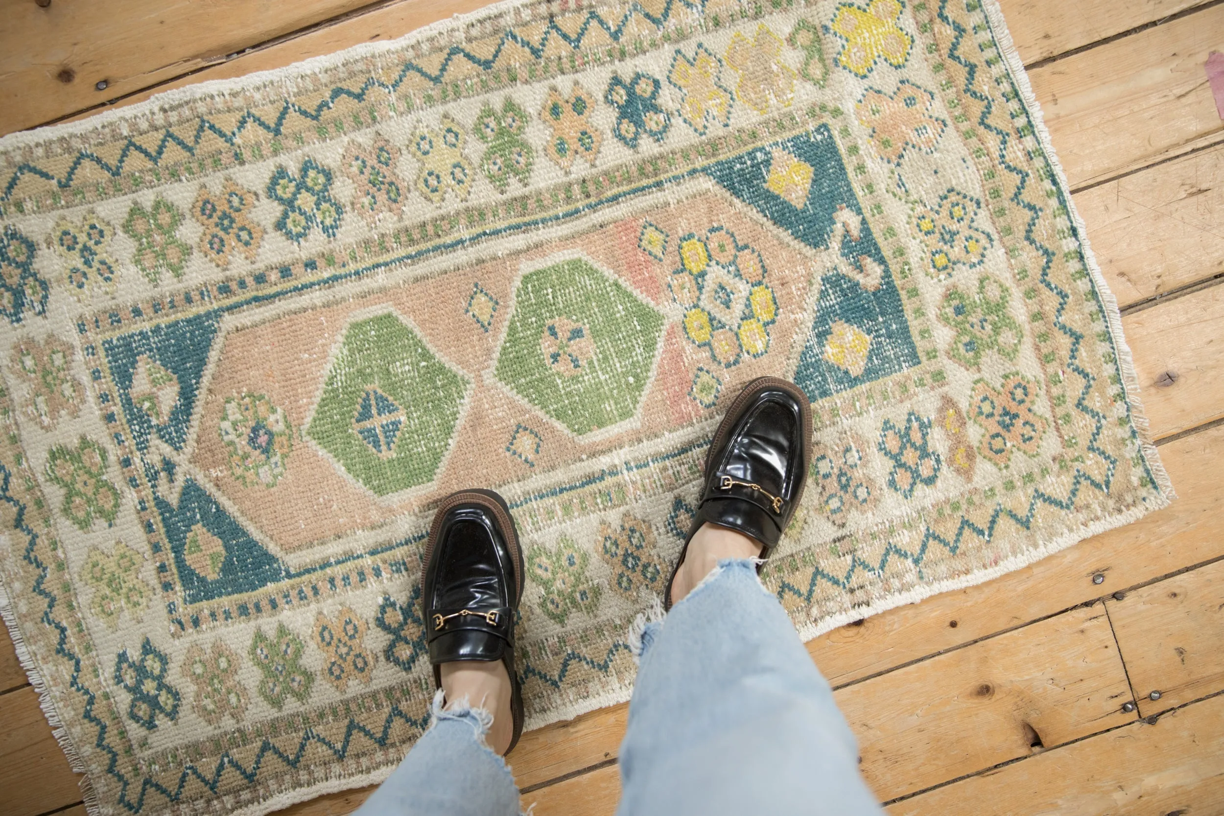 2.5x4 Vintage Distressed Oushak Rug