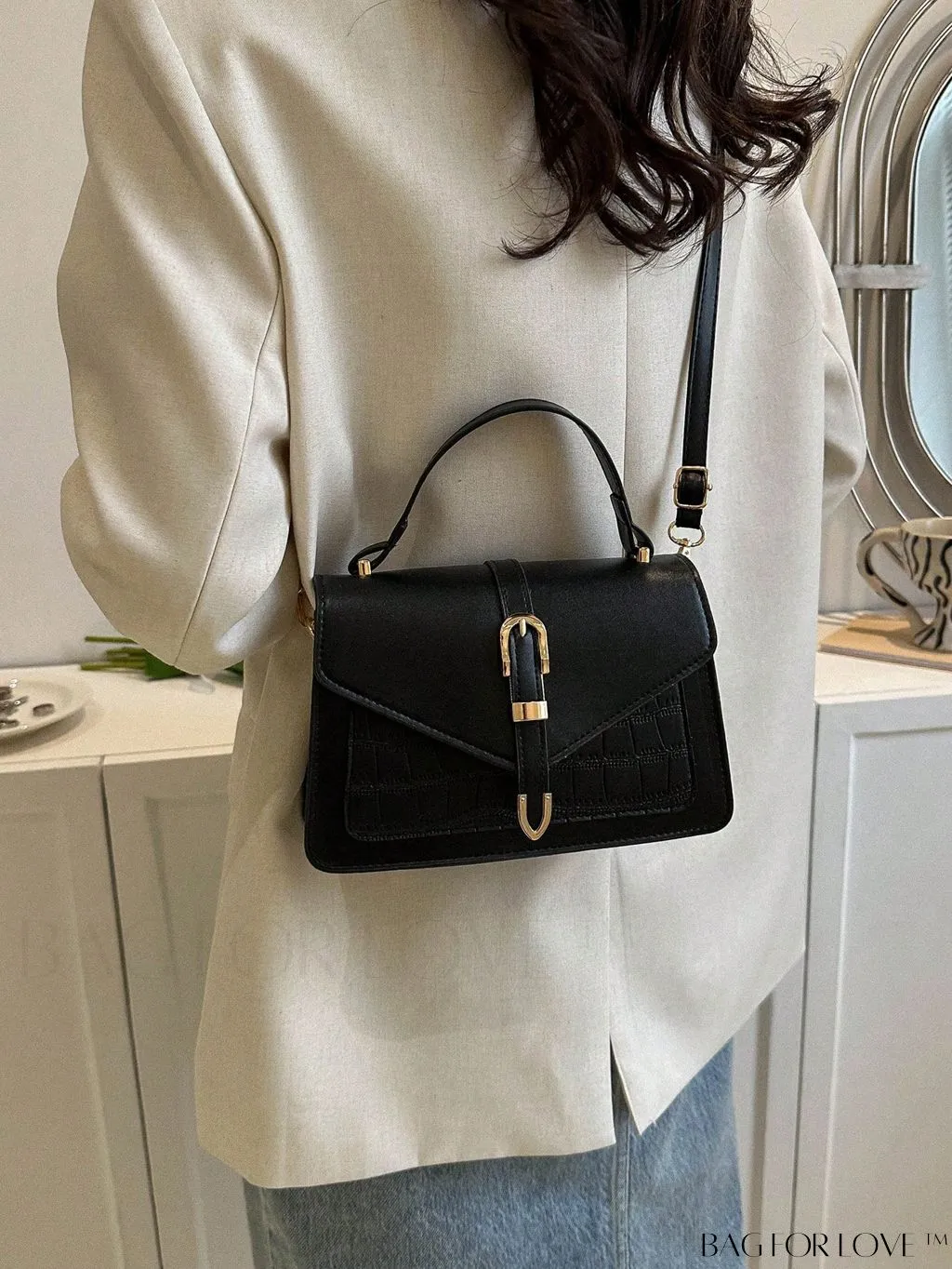 BagForLove - Chic & Compact Ladies Fashion Flap Handbag - Elegant PU Small Square Bag