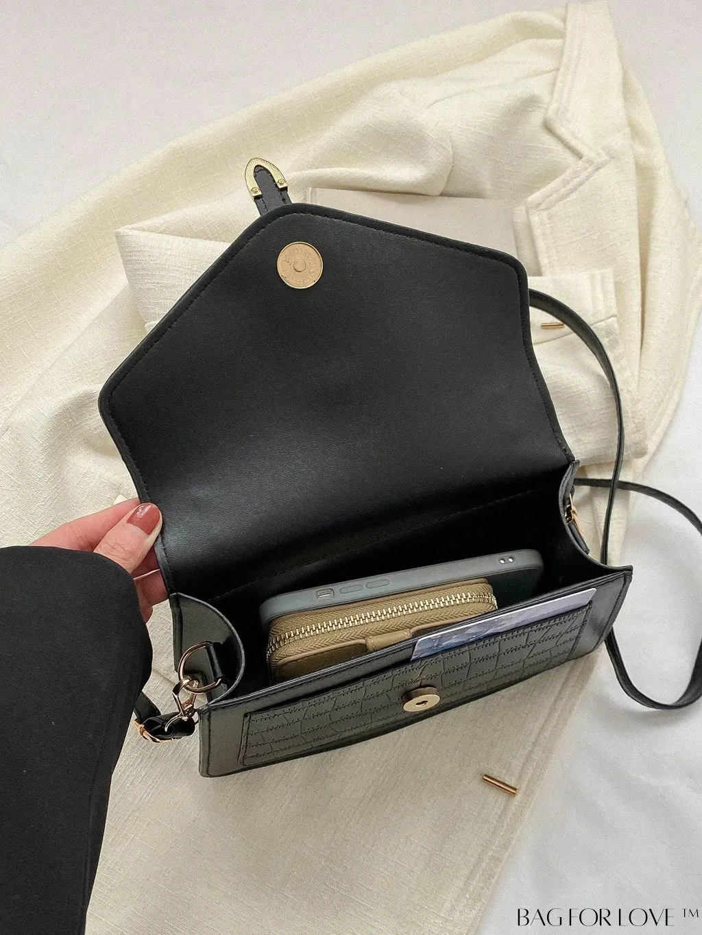 BagForLove - Chic & Compact Ladies Fashion Flap Handbag - Elegant PU Small Square Bag