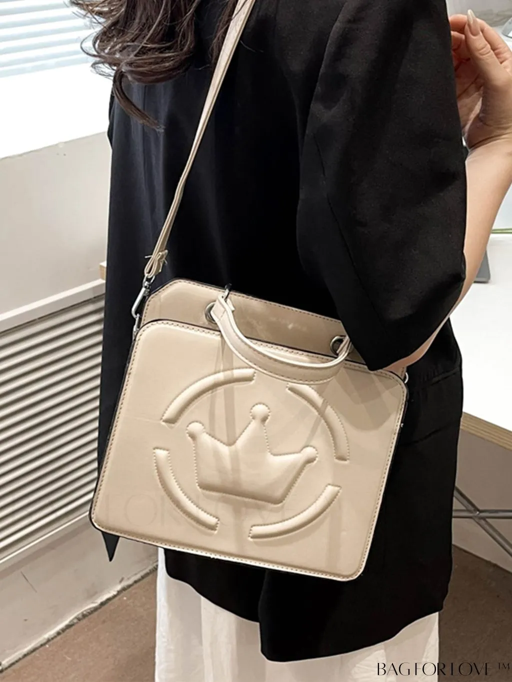 BagForLove - Chic Crown Pattern Handbag with Adjustable Strap - A Stylish Must-Have!