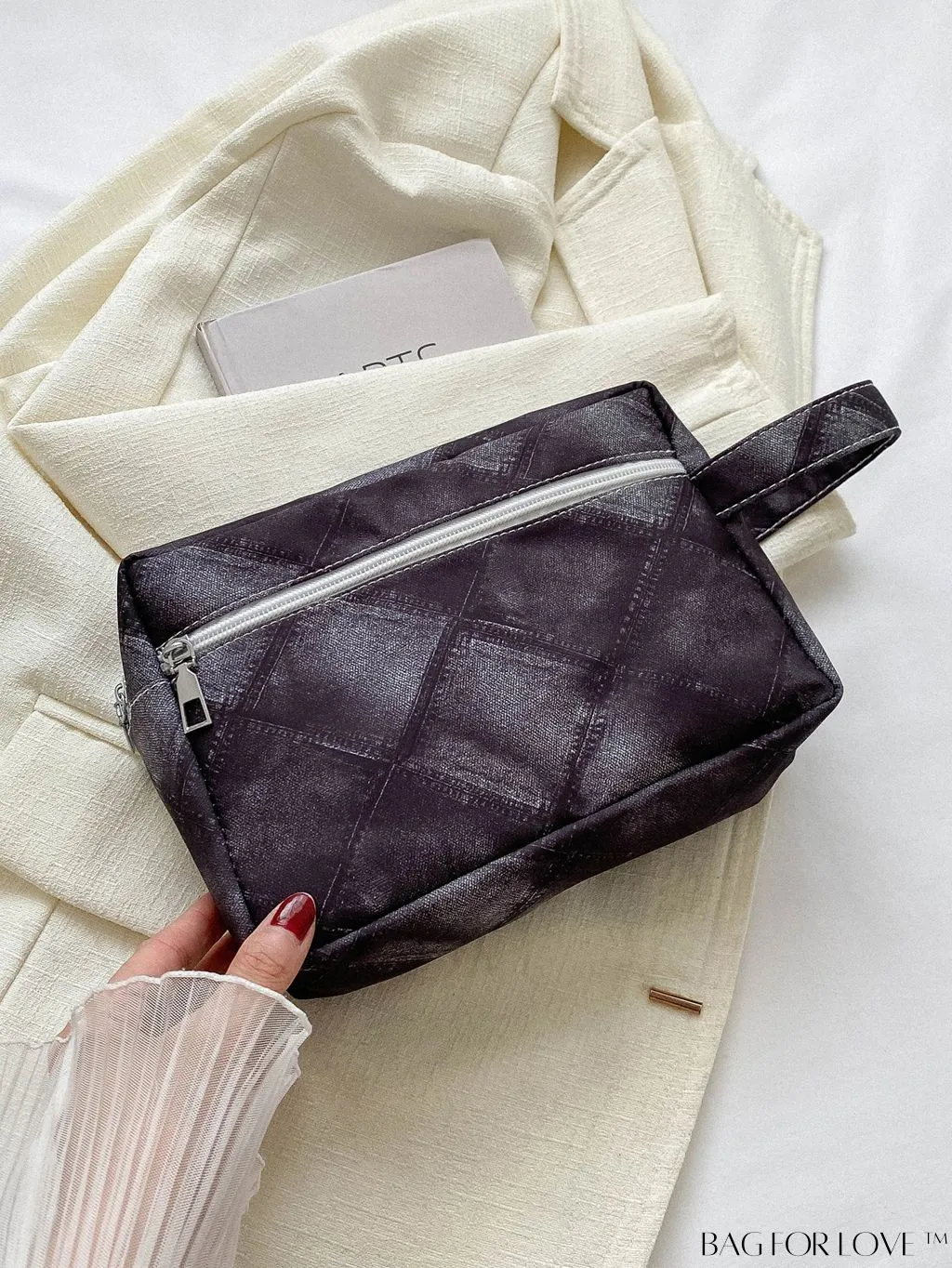 BagForLove - Chic Geometric Pattern Wristlet for Fashionable Women