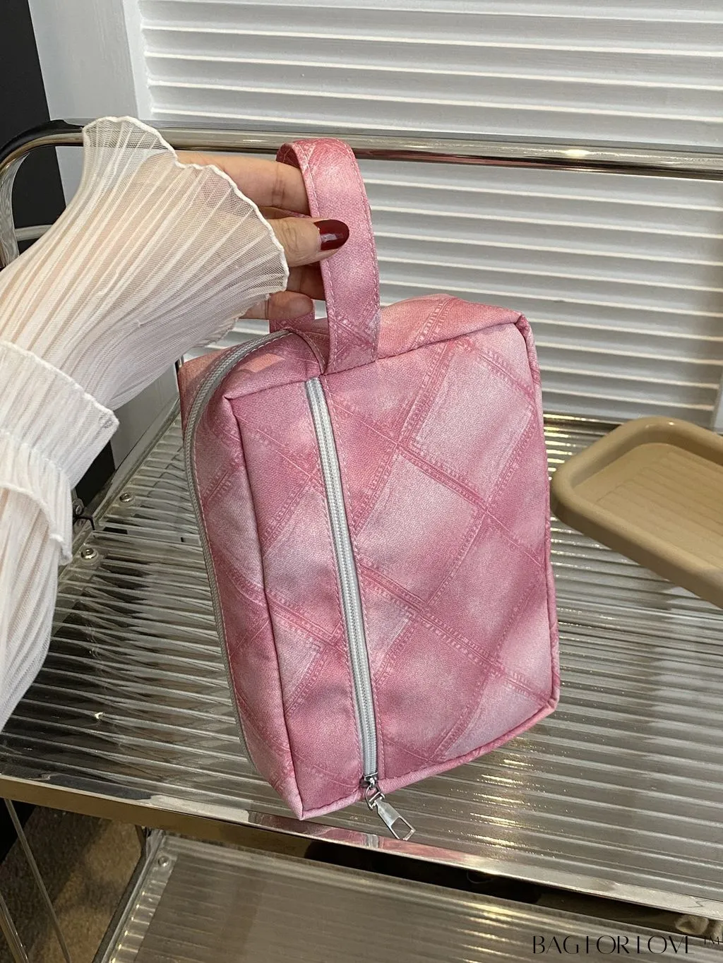 BagForLove - Chic Geometric Pattern Wristlet for Fashionable Women