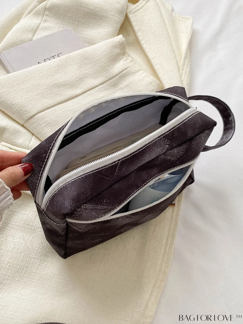 BagForLove - Chic Geometric Pattern Wristlet for Fashionable Women