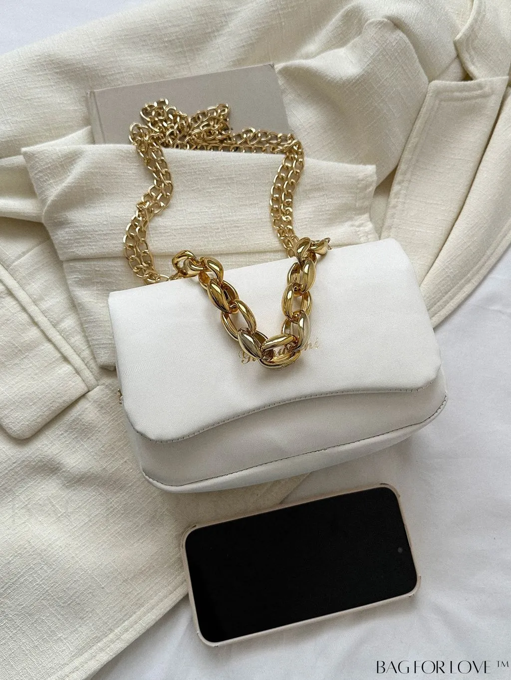 BagForLove - Chic Metal Chain Crossbody Bag - Mini Fashion Handbag for Casual Commuting