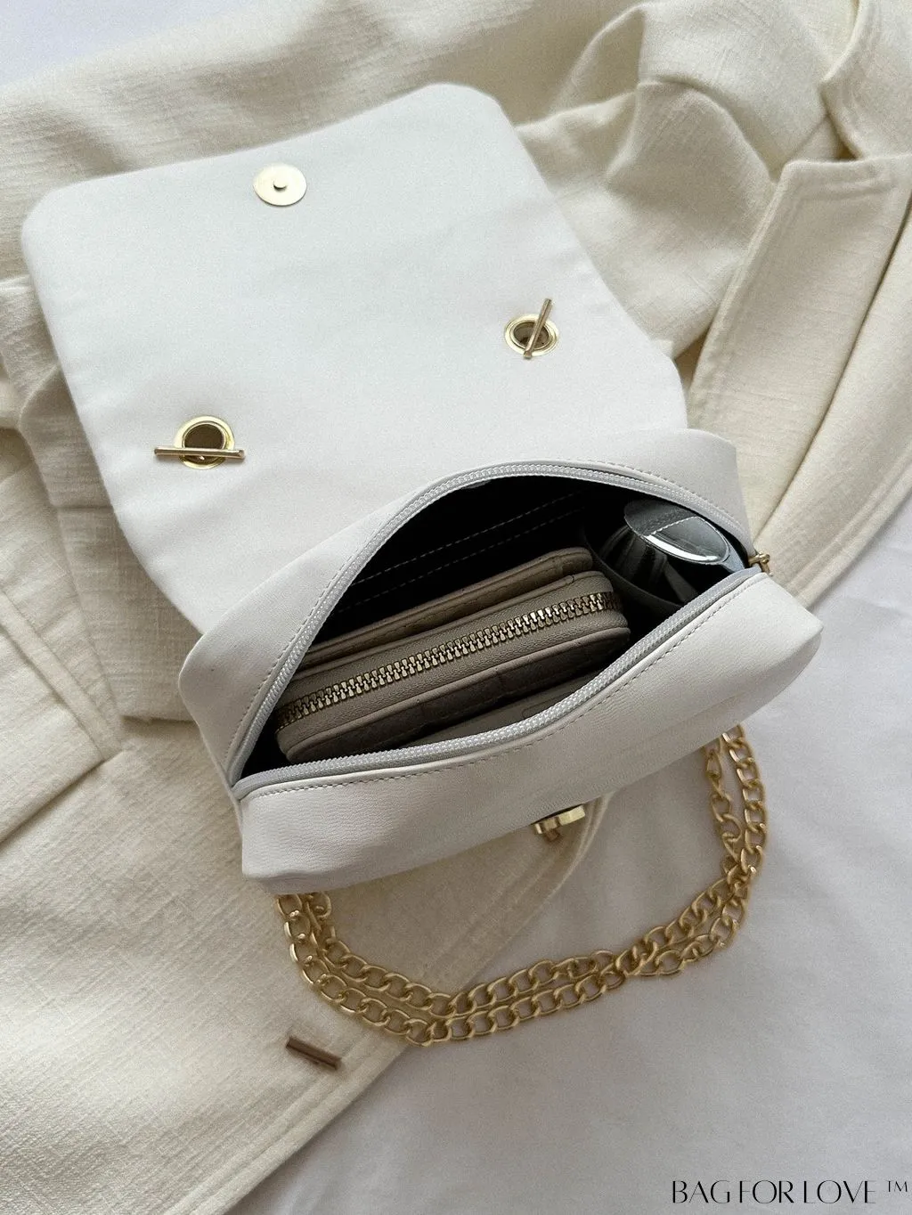 BagForLove - Compact Metal Chain Crossbody: Chic and Versatile Fashion Handbag for Everyday Use