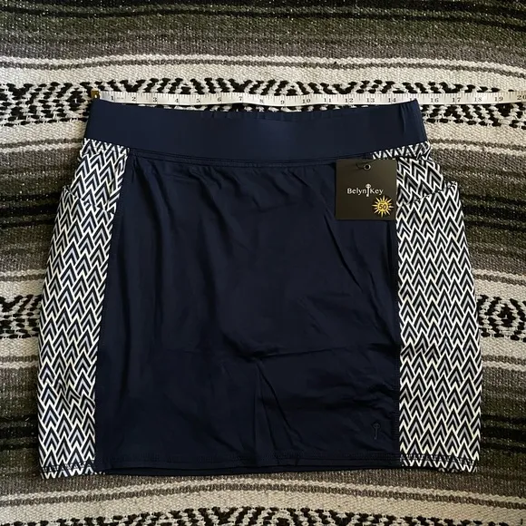 BELYN KEYSide Panel Skort With Pockets in Skyline Print
