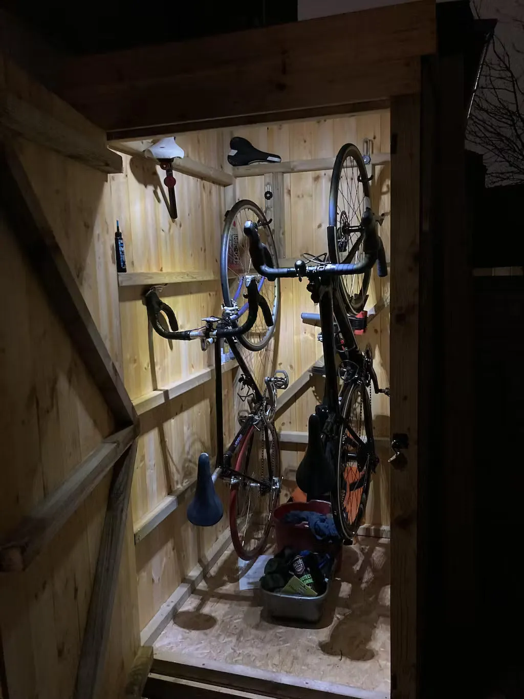 Bike wall hanger for 1 bike