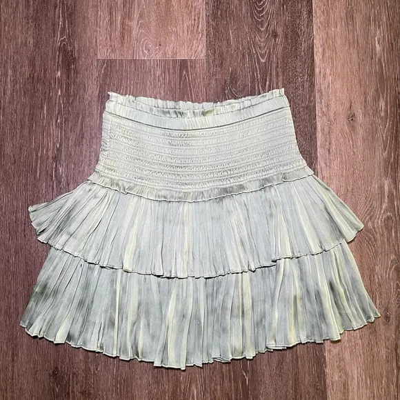 Chic Green Pleated Mini Skirt
