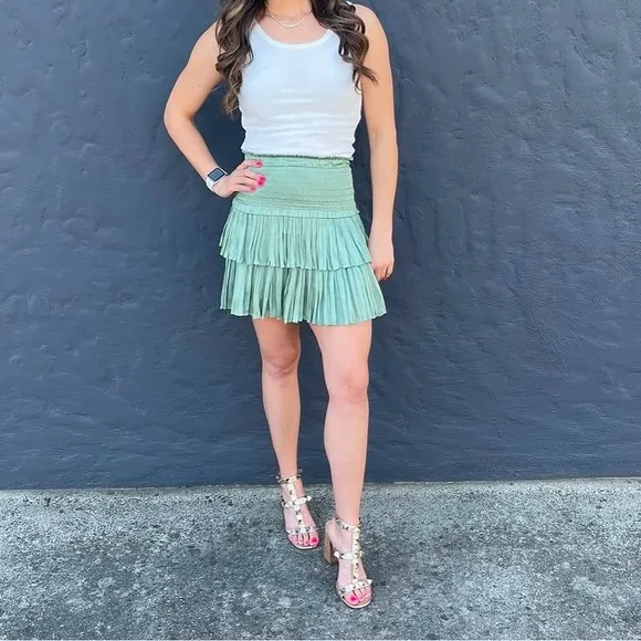 Chic Green Pleated Mini Skirt