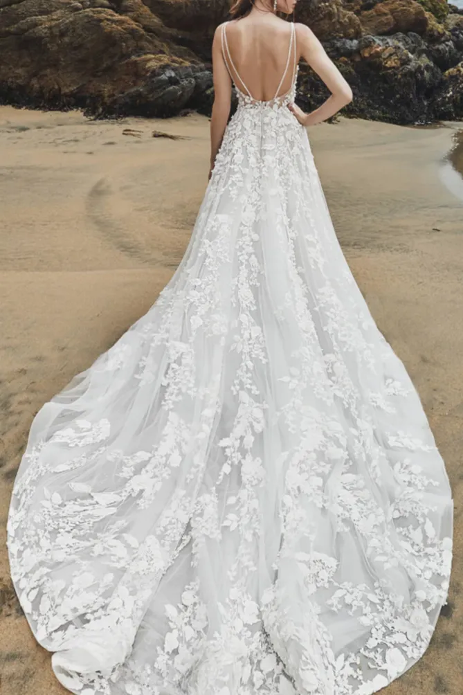 Chic Spaghetti Straps Lace Appliques Long Wedding Dress