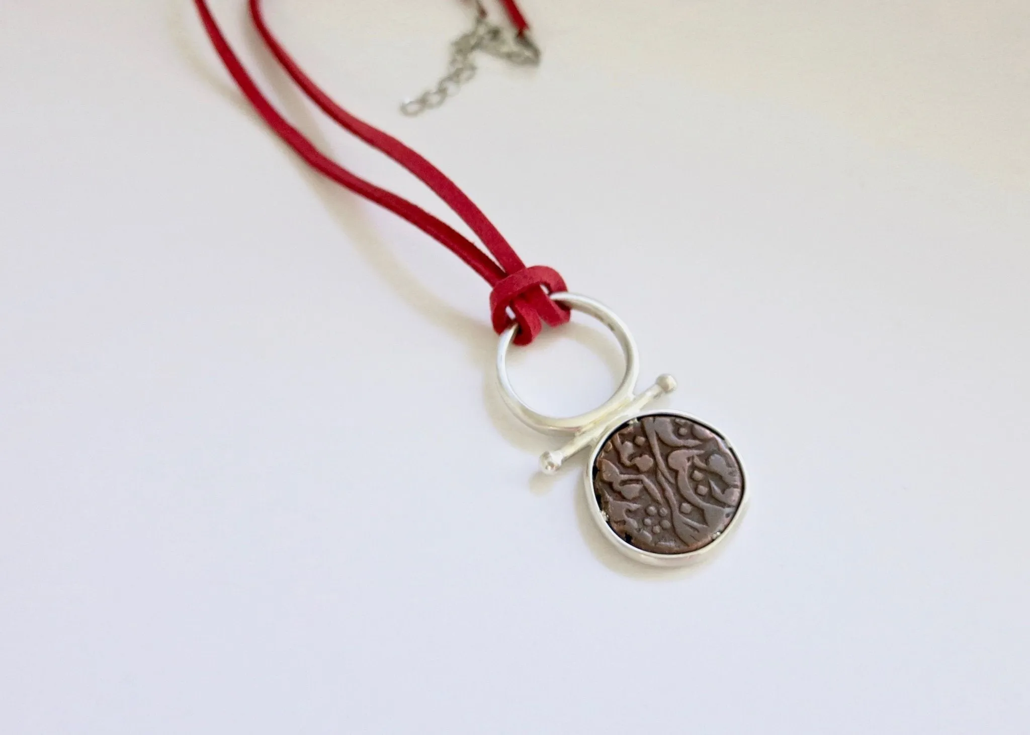 Conversation starter Mughal 'asharfi' ring cum pendant