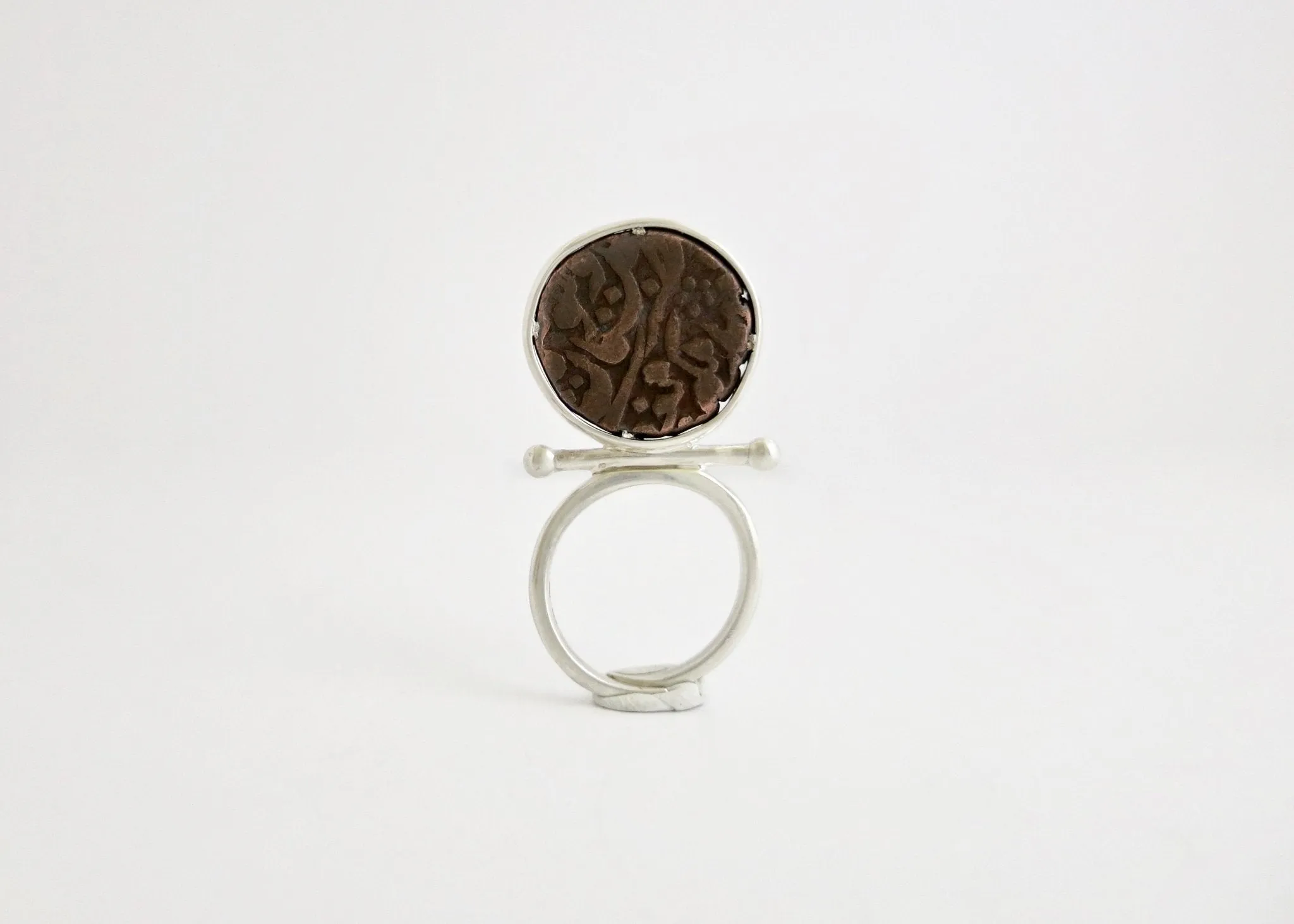 Conversation starter Mughal 'asharfi' ring cum pendant