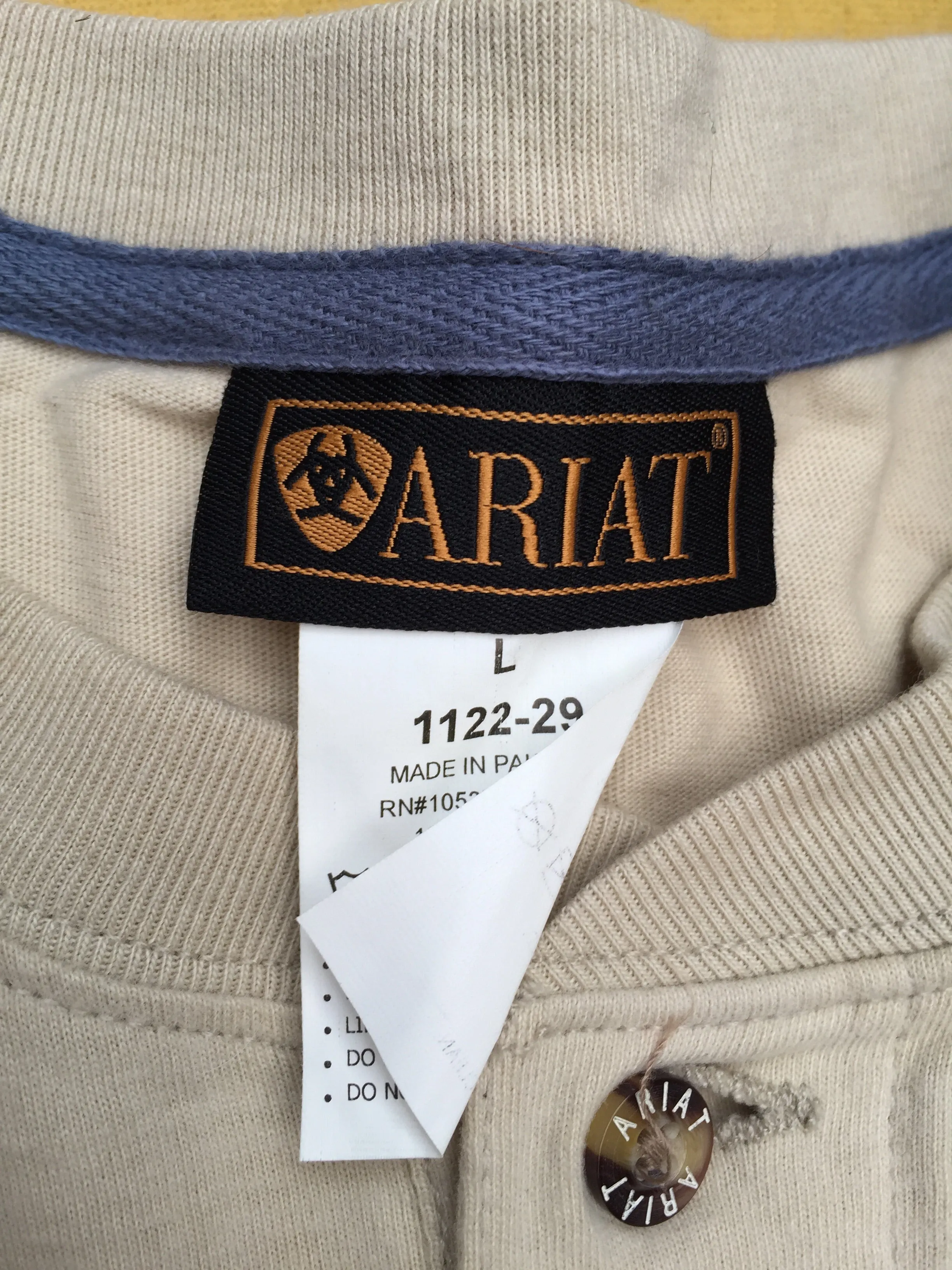 Cream Ariat T-Shirt size: large (FREE POSTAGE)
