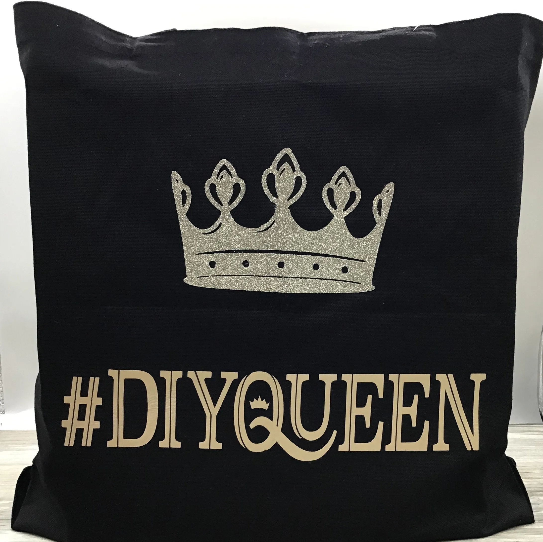 DIY Queen Tote