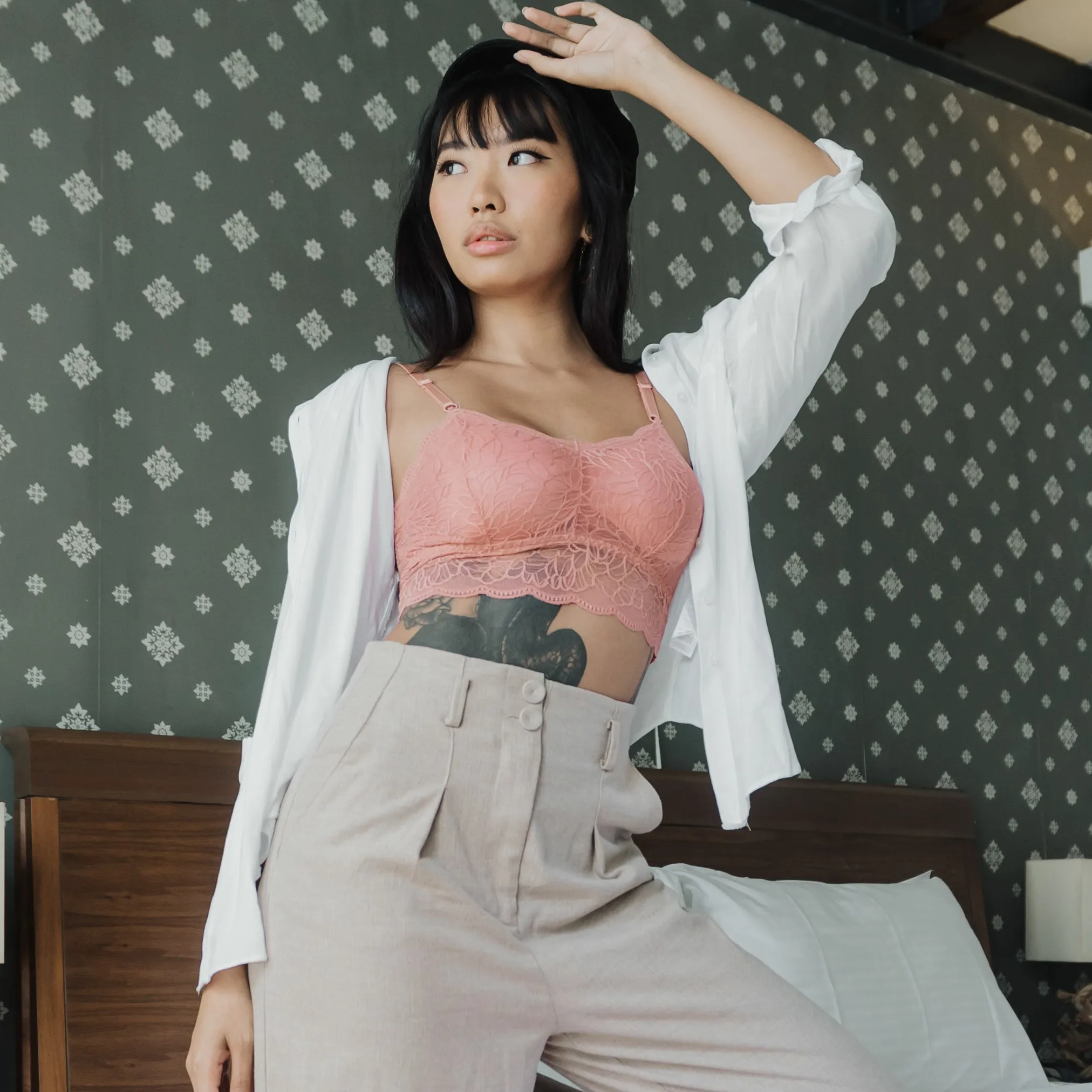 Essential Chic Sexy-Back Midi Bralette in Peach