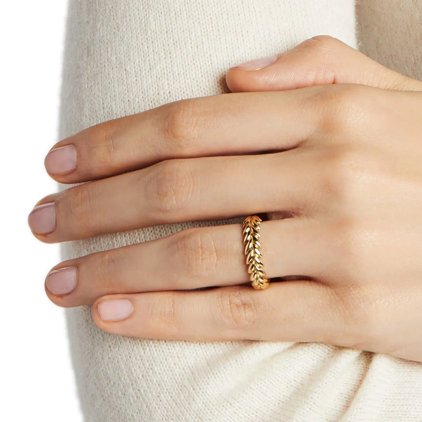 Ethereal Laurel Wedding Ring, Size 6