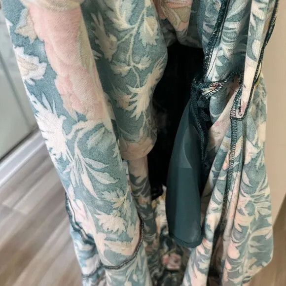 Everly Floral Faux Wrap Dress Sleeveless‎ V-Neck Summer Boho Chic Midi Size S