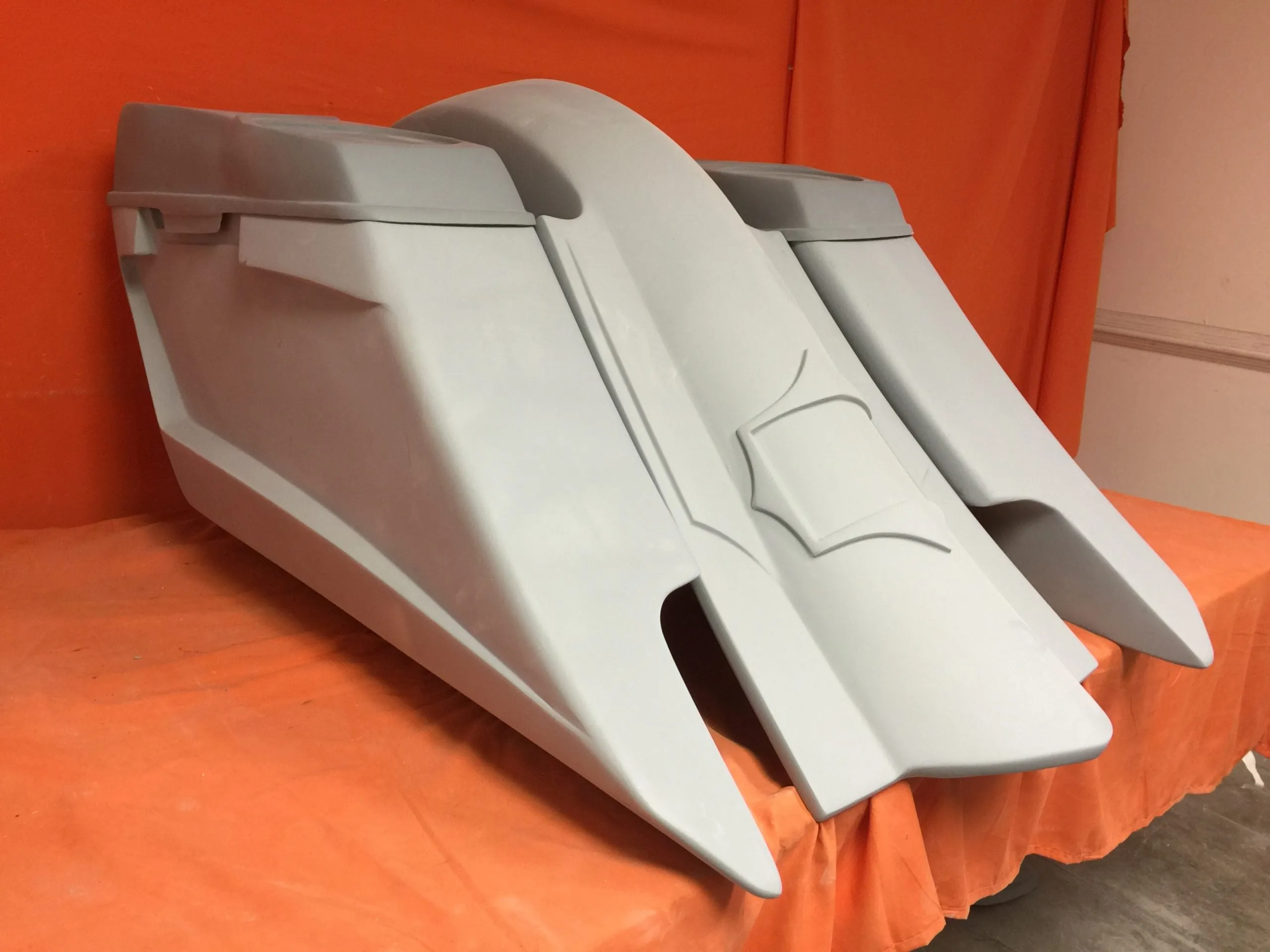 Harley Davidson 6" Trendsetter Extended Saddlebag Fender Kit - Dual Cut Outs Dual 6 x 9 Speaker Lids / 2014 - 2023