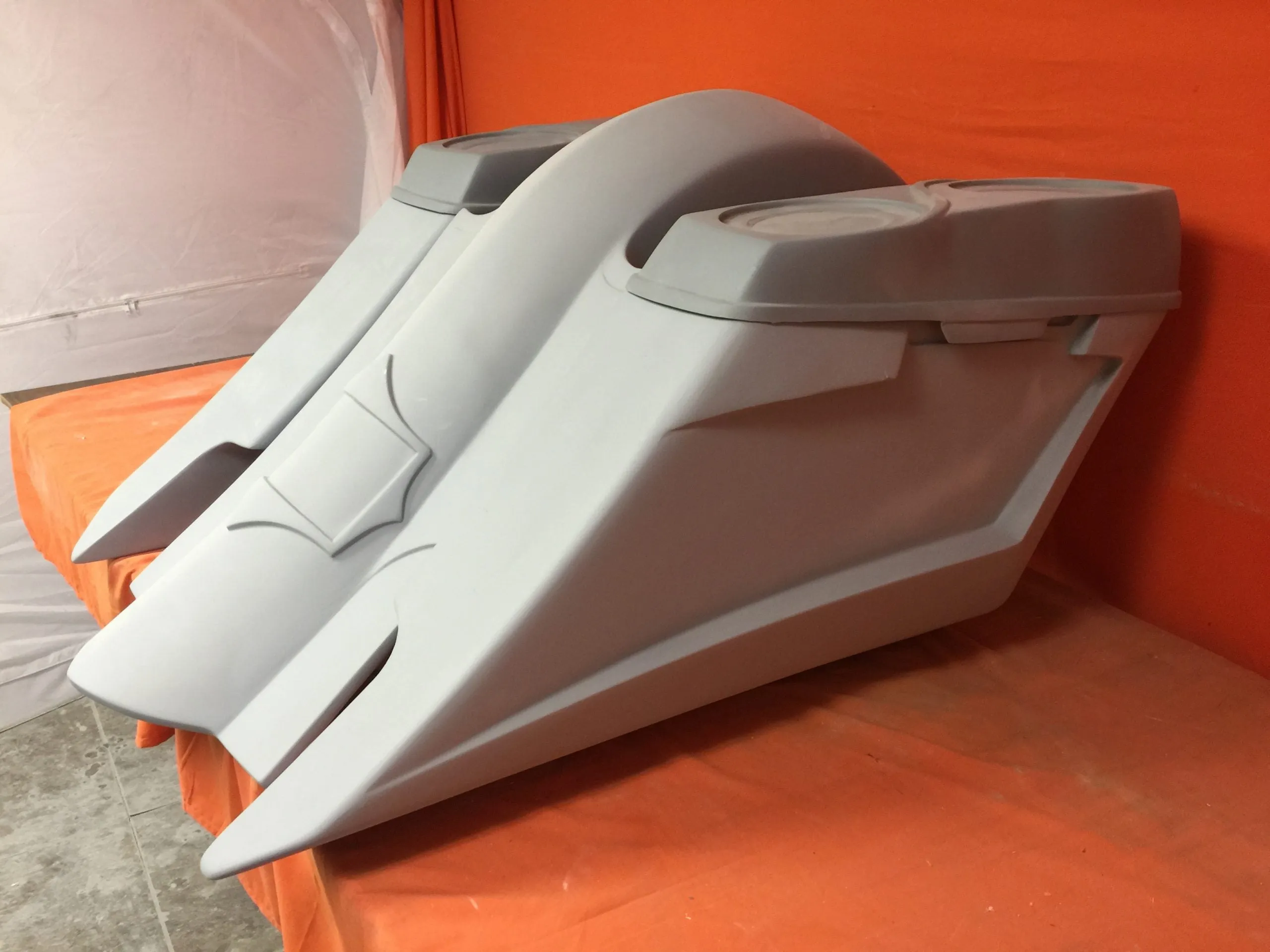 Harley Davidson 6" Trendsetter Extended Saddlebag Fender Kit - Dual Cut Outs Dual 6 x 9 Speaker Lids / 2014 - 2023