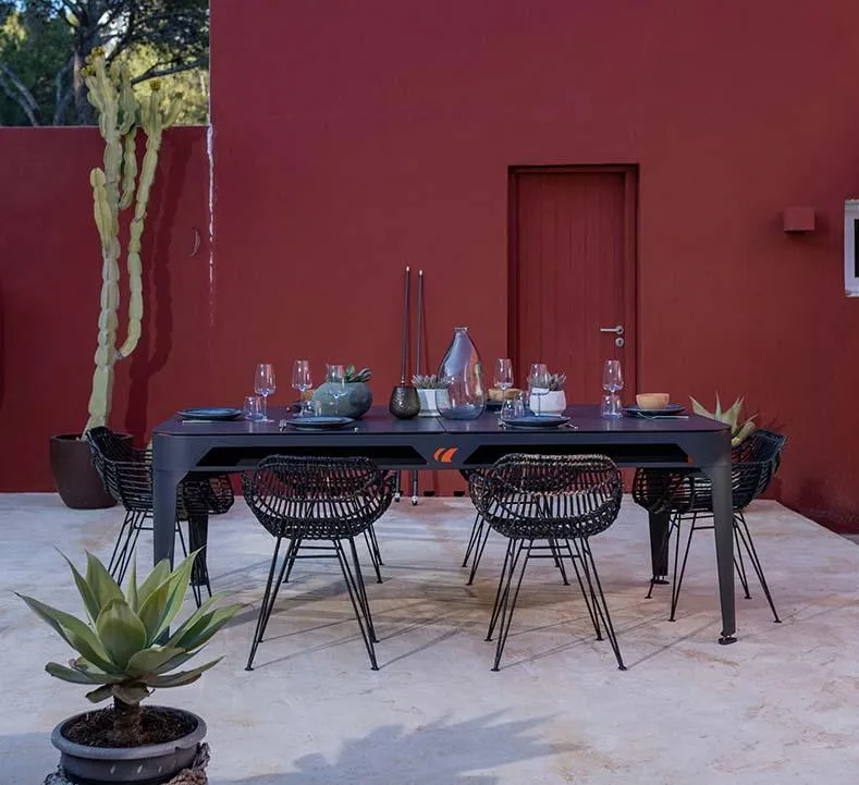 Hyphen In & Outdoor Dining Pool Table