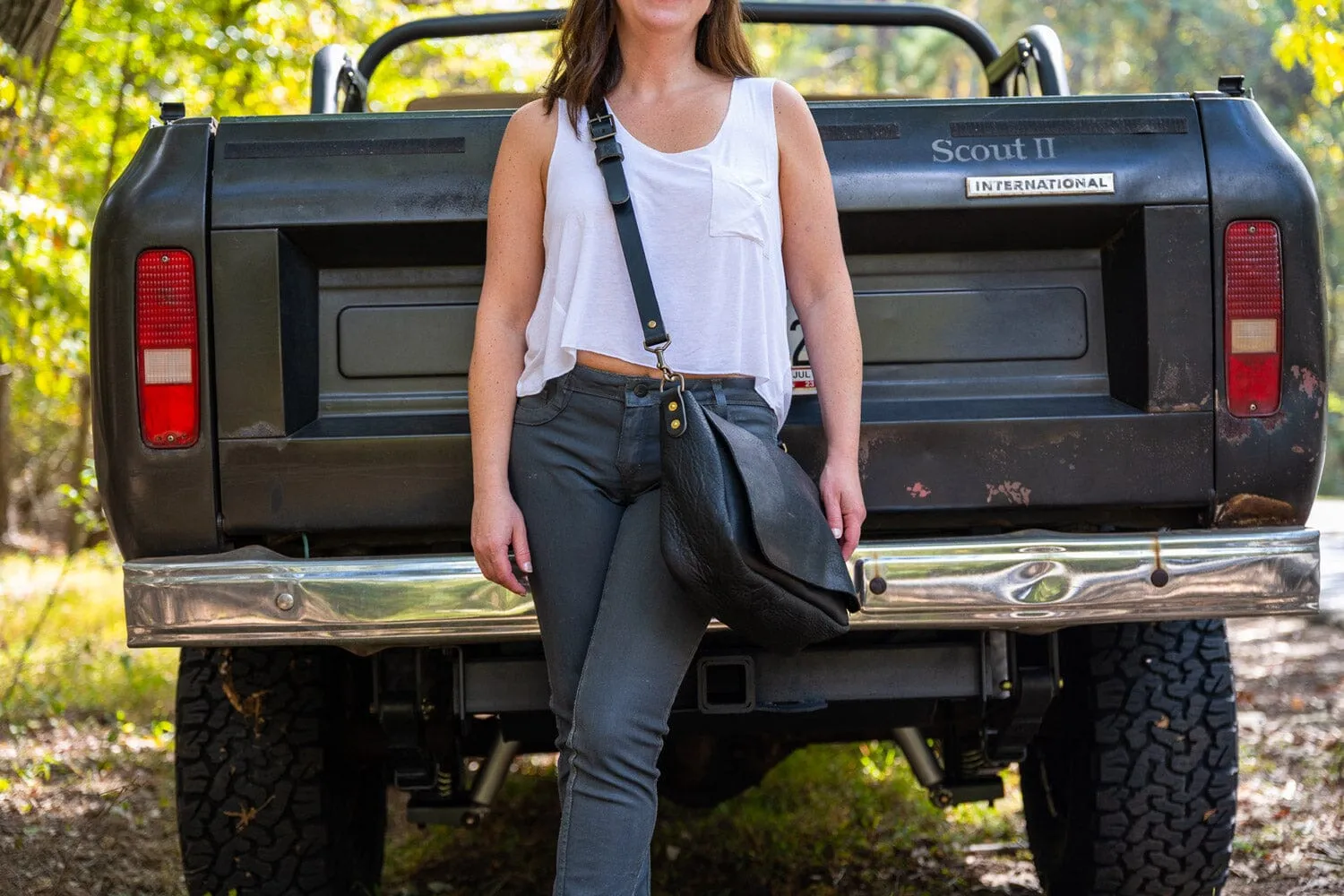 KINDLE LEATHER SATCHEL - BLACK BISON