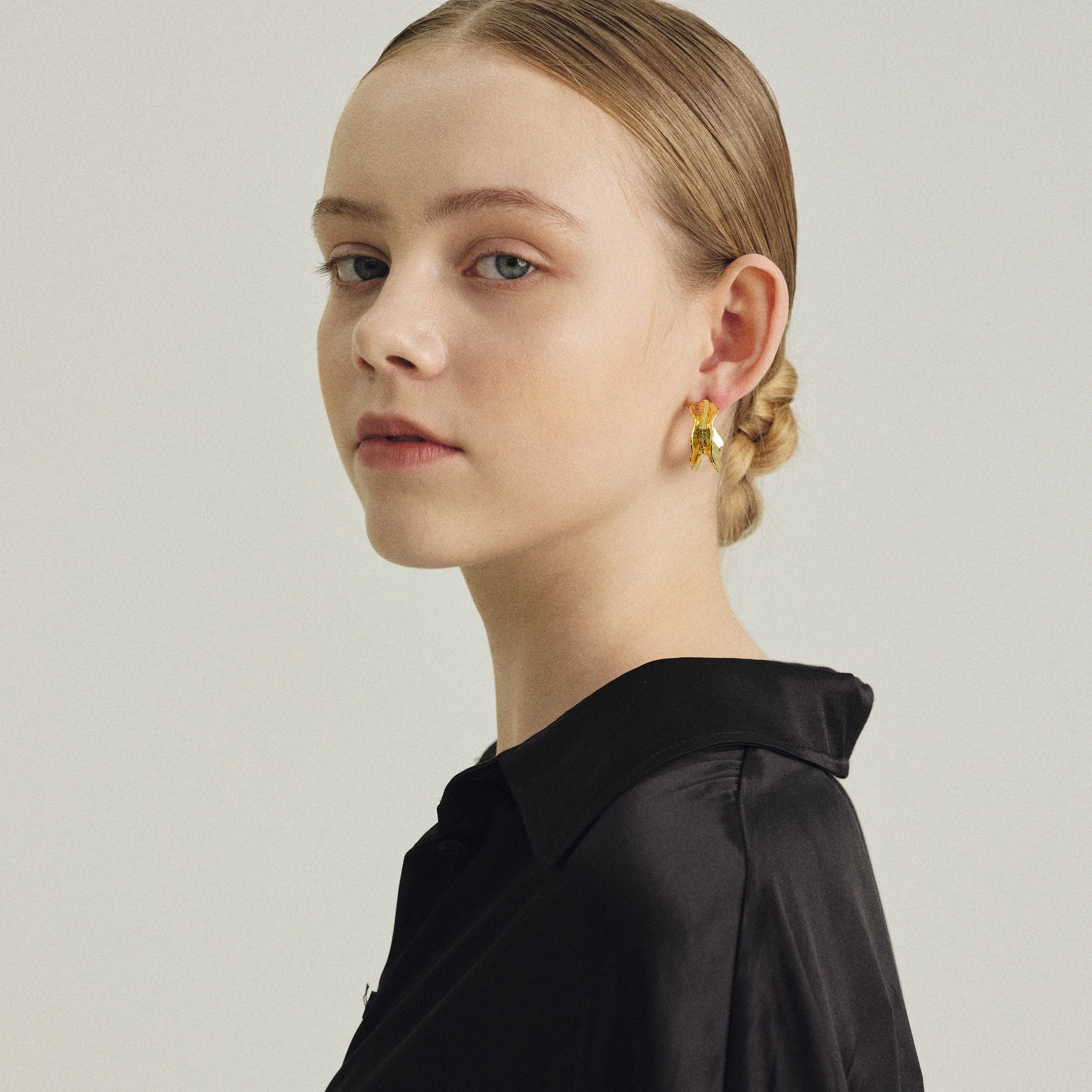Large Wavy Hoop Earrings