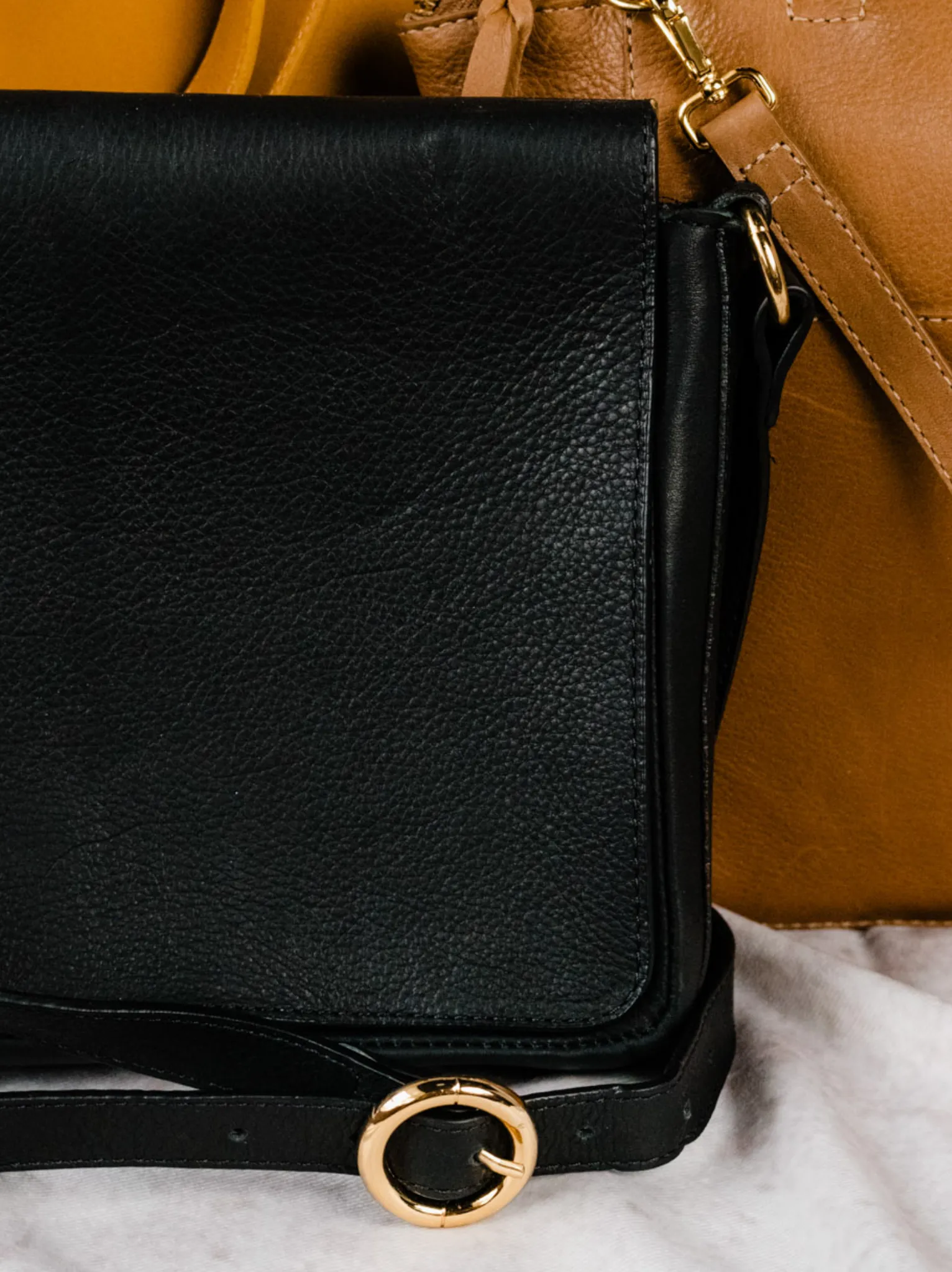 Lari Slim Crossbody