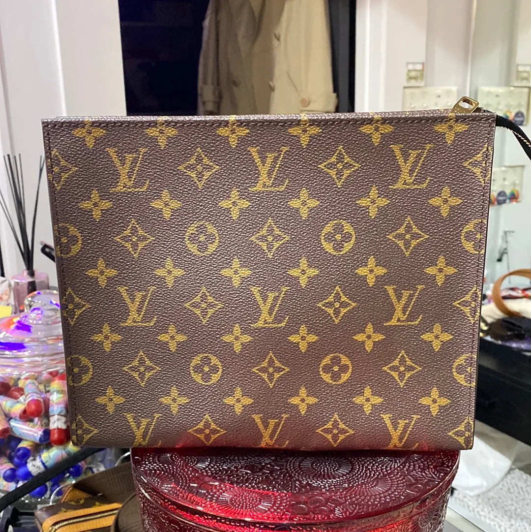 Louis Vuitton Poch De Toilette