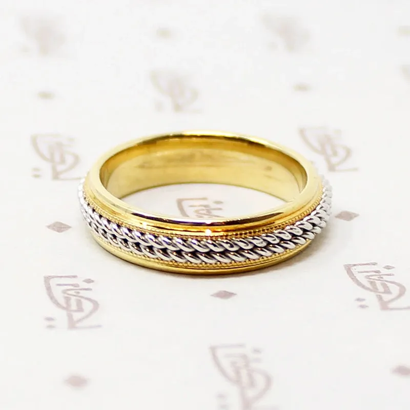 Luxurious 18k Gold Band with Platinum Twist Detail