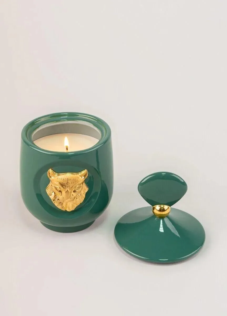 LUXURIOUS ANIMALS