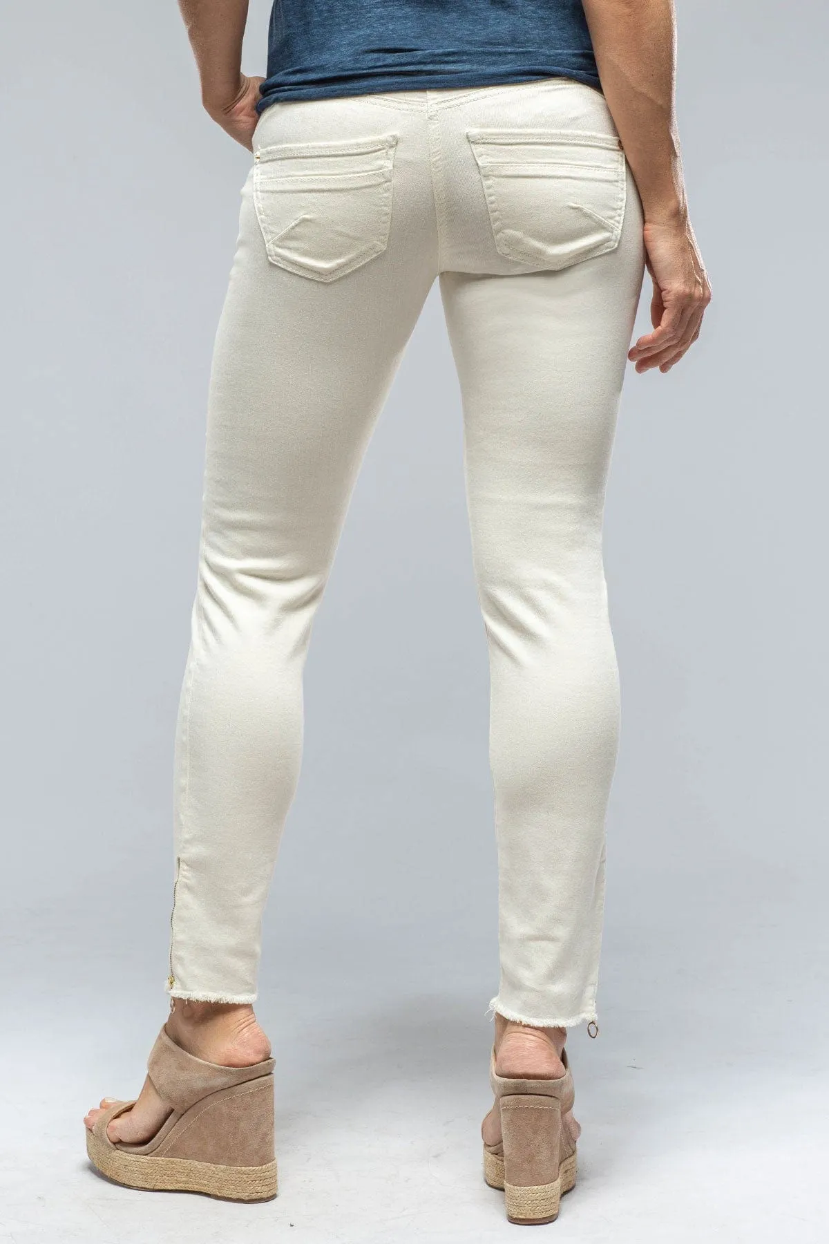 MAC Rich Slim Chic in Antique White