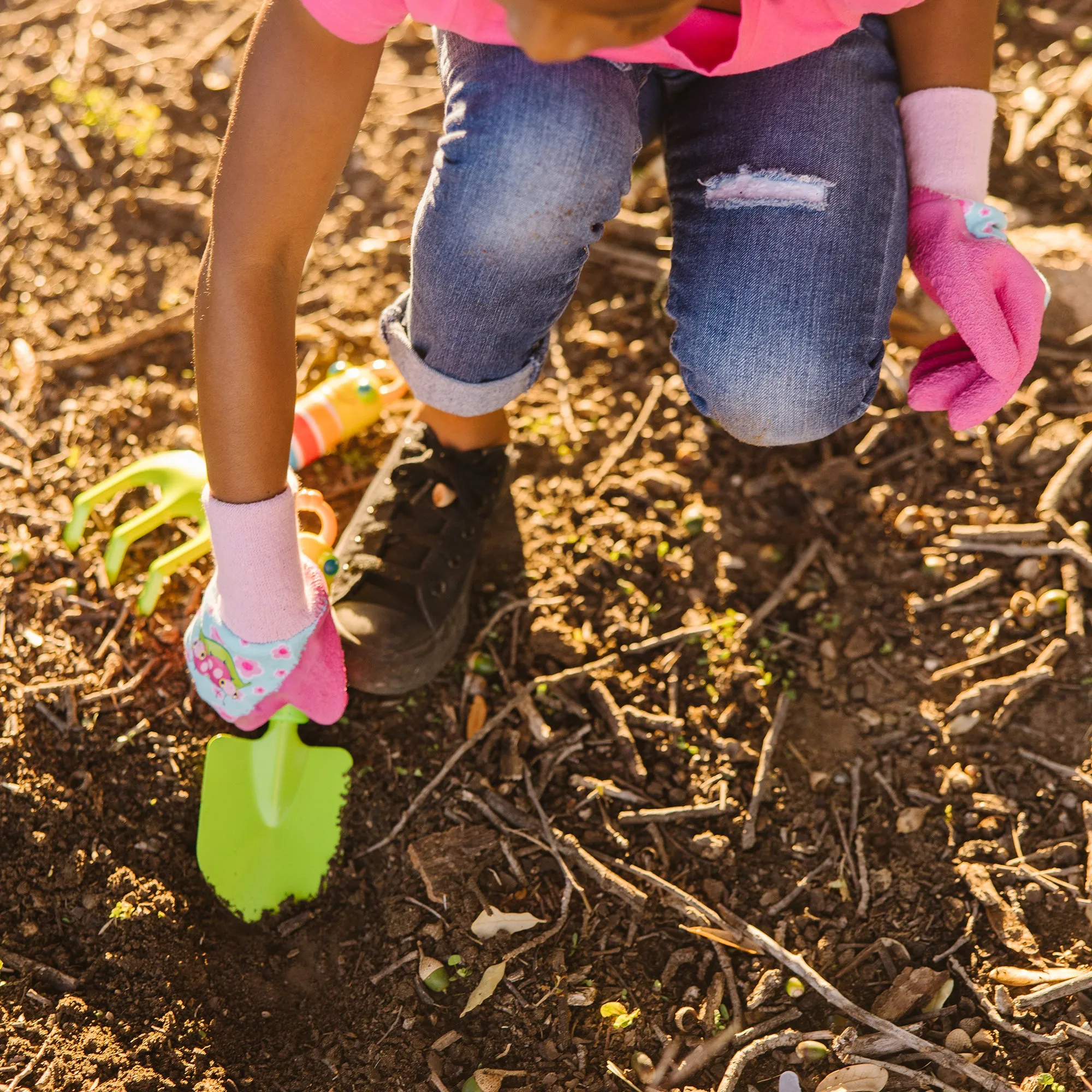 Melissa and Doug | Giddy Buggy Cultivator and Trowel Set