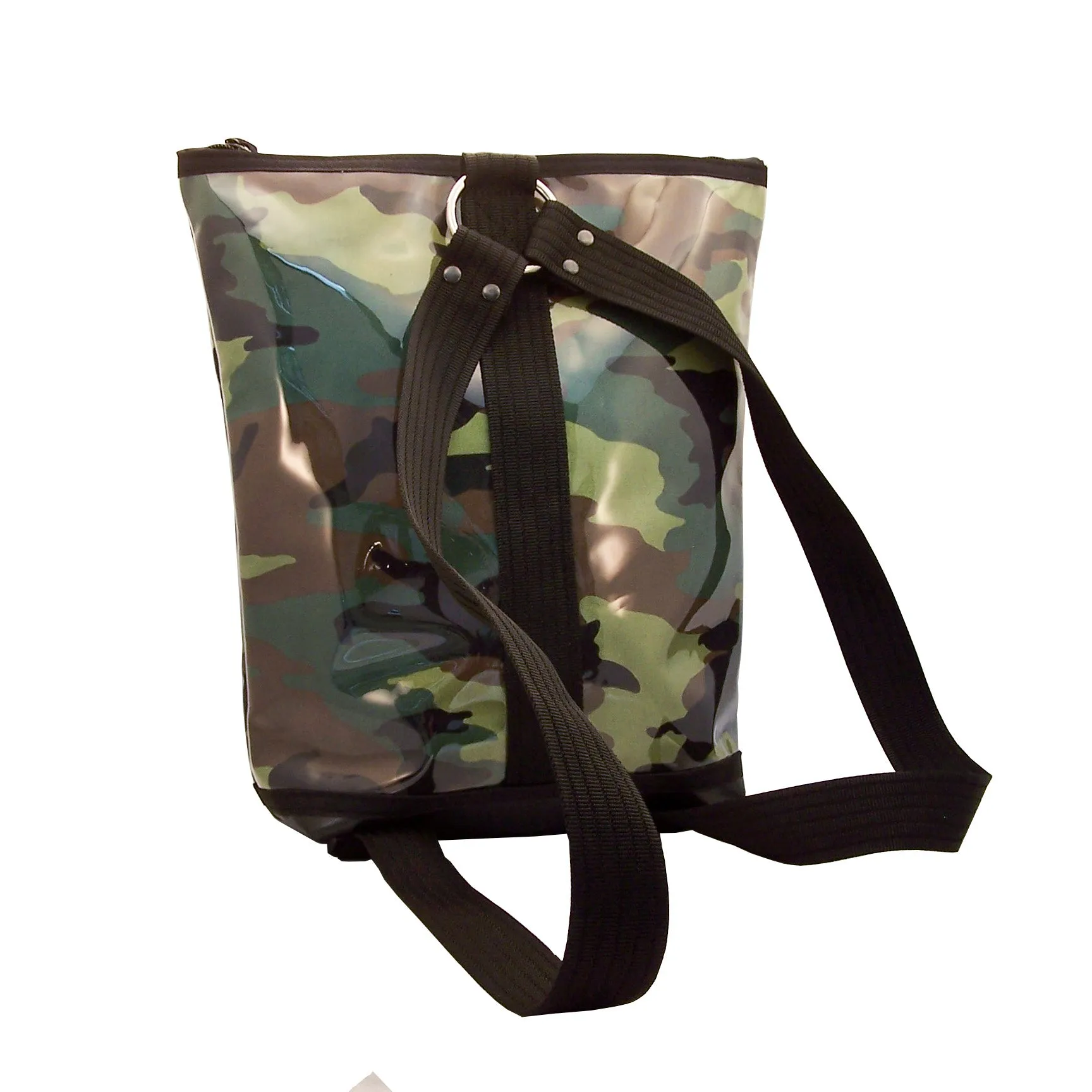 Middle Backpack in camo