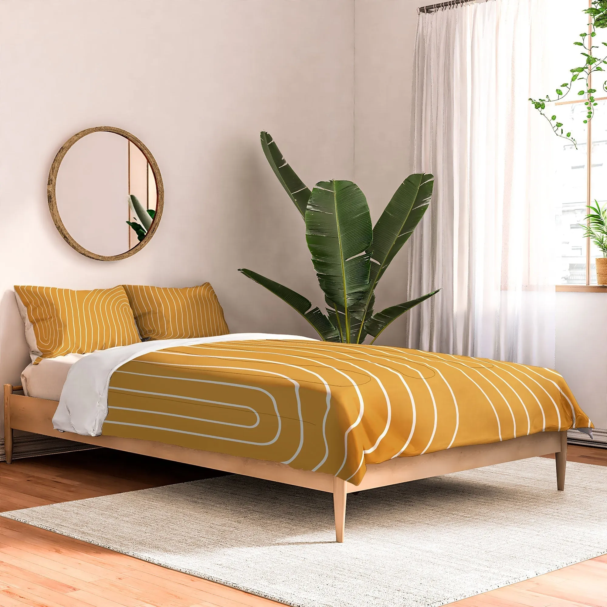 MINIMAL LINE CURVATURE GOLD DUVET / COMFORTER