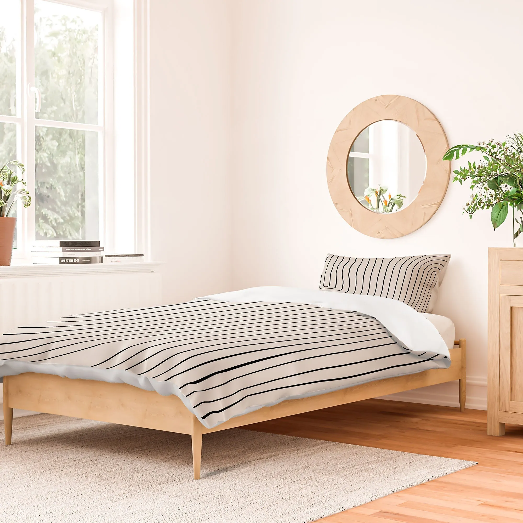 MINIMAL LINE CURVATURE WHITE DUVET / COMFORTER