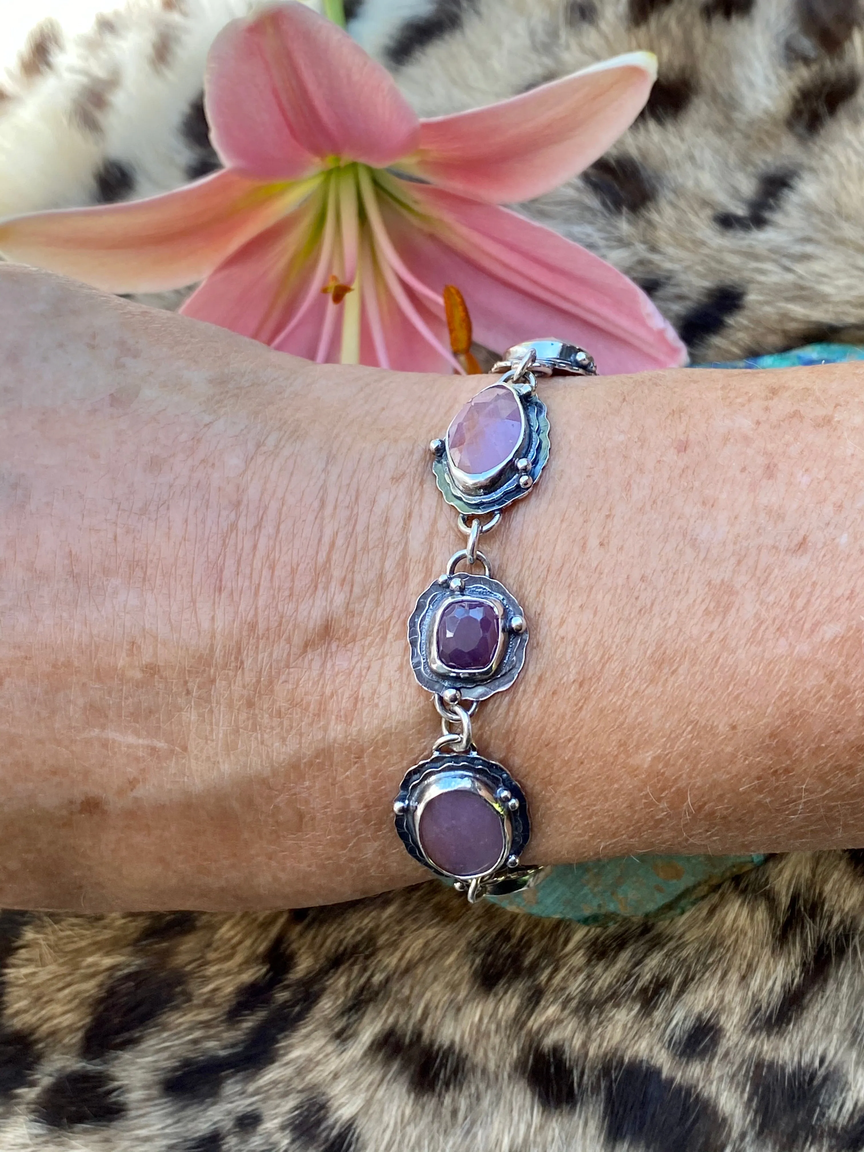 Ombré Poppy morganite, sapphire and ruby bracelet