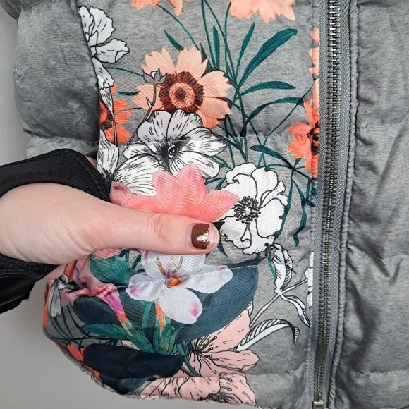 Pure   Good Anthropologie Grey Multicolor Floral Duck Down Puffer Vest Size S