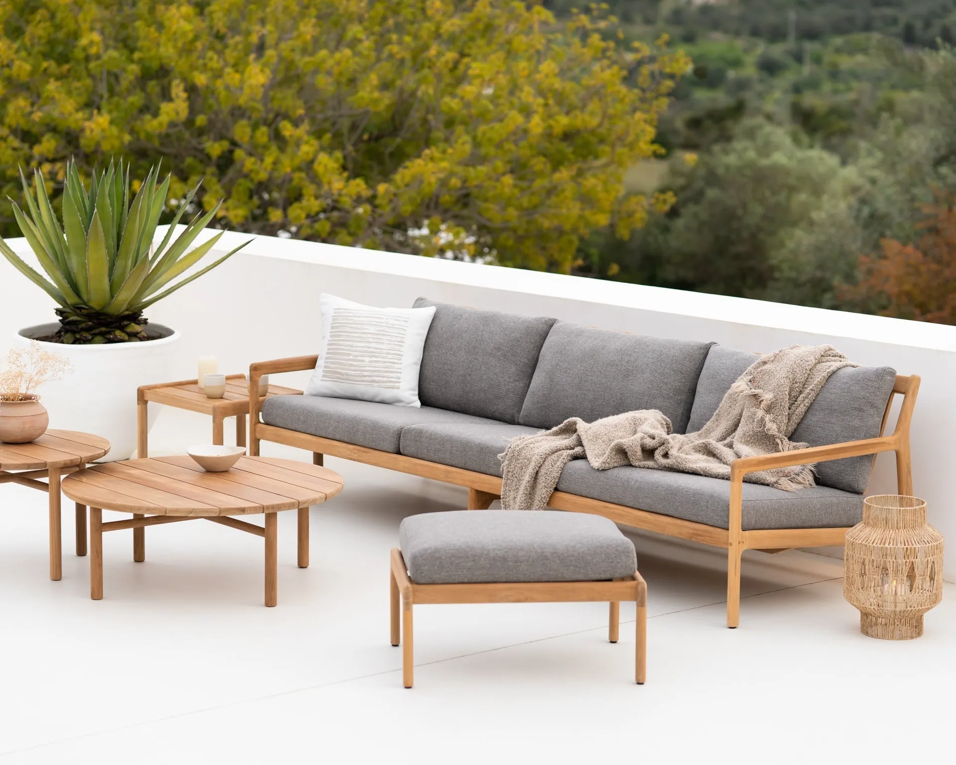 quatro outdoor coffee table