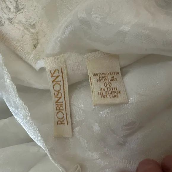 Robinsons Elegant White Satin and Lace Slip nighty medium