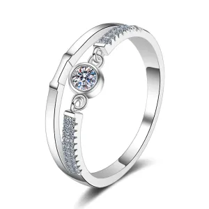 Round Moissanite Diamond Split Shank Ring