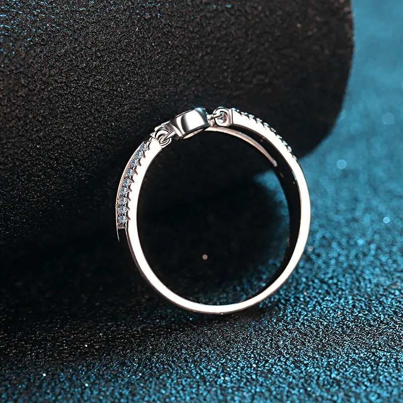 Round Moissanite Diamond Split Shank Ring