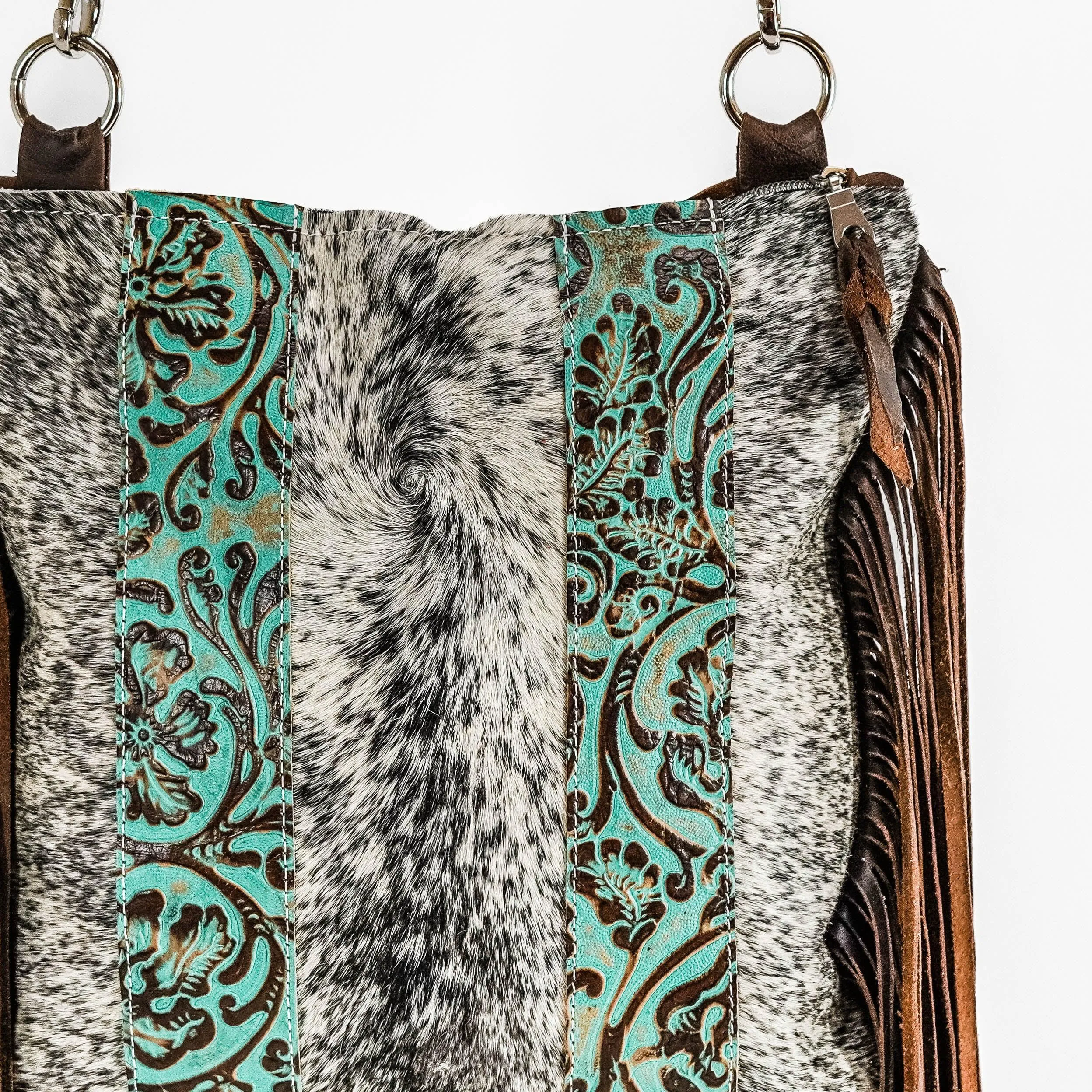 Shania - Black & White w/ Turquoise Tool