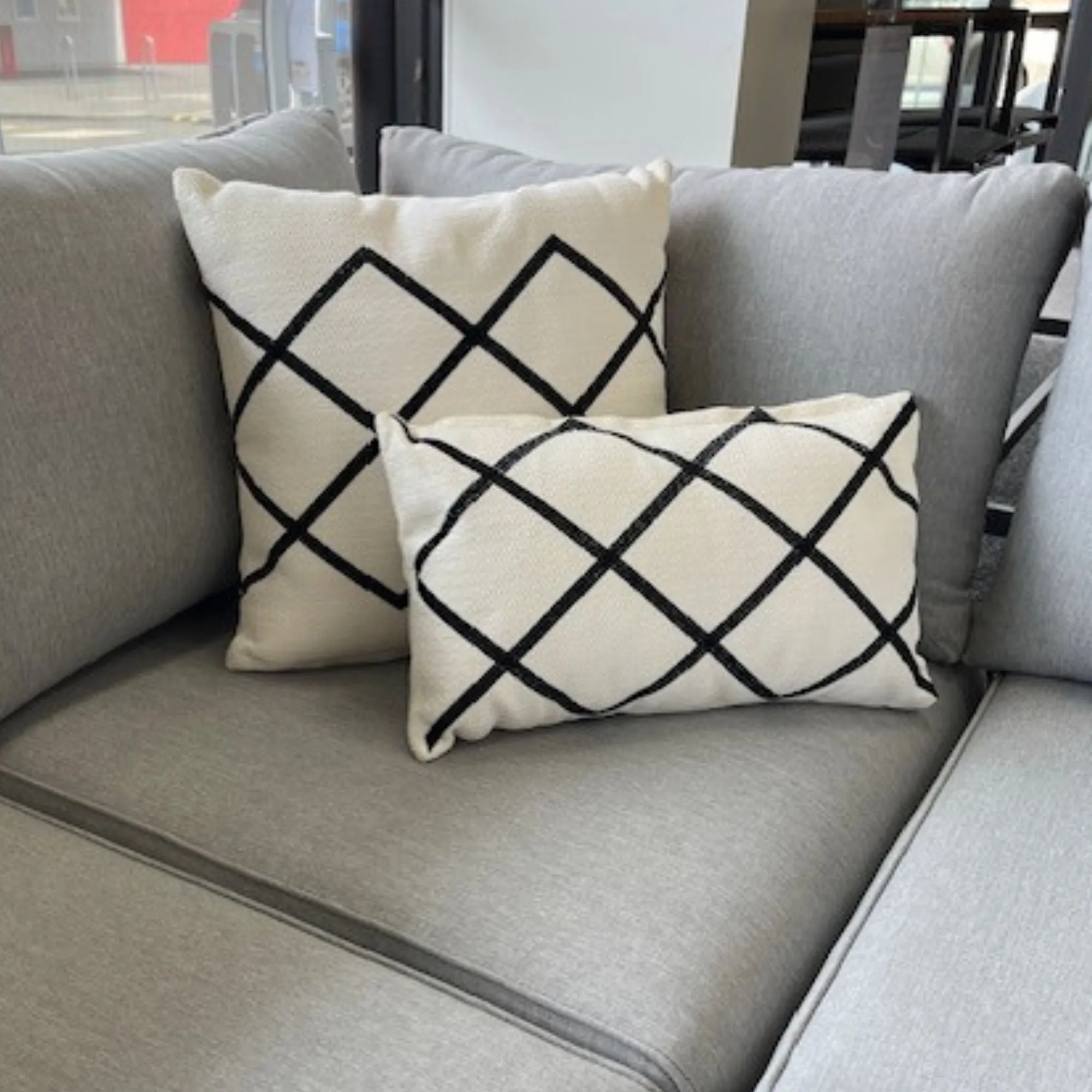 Sunproof Outdoor Rectangle Cushion - Zigzag - White/Black