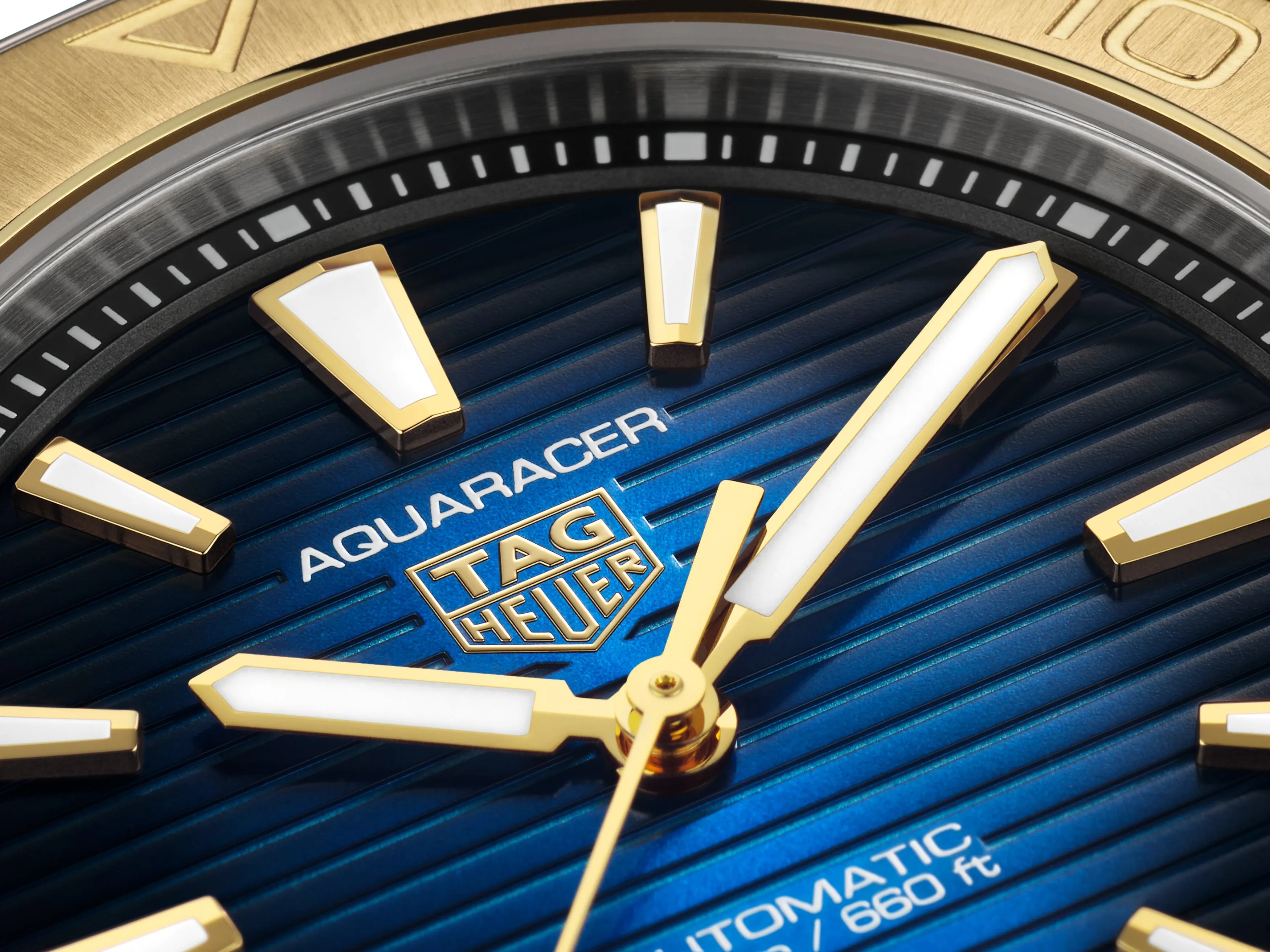 TAG HEUER AQUARACER PROFESSIONAL 200