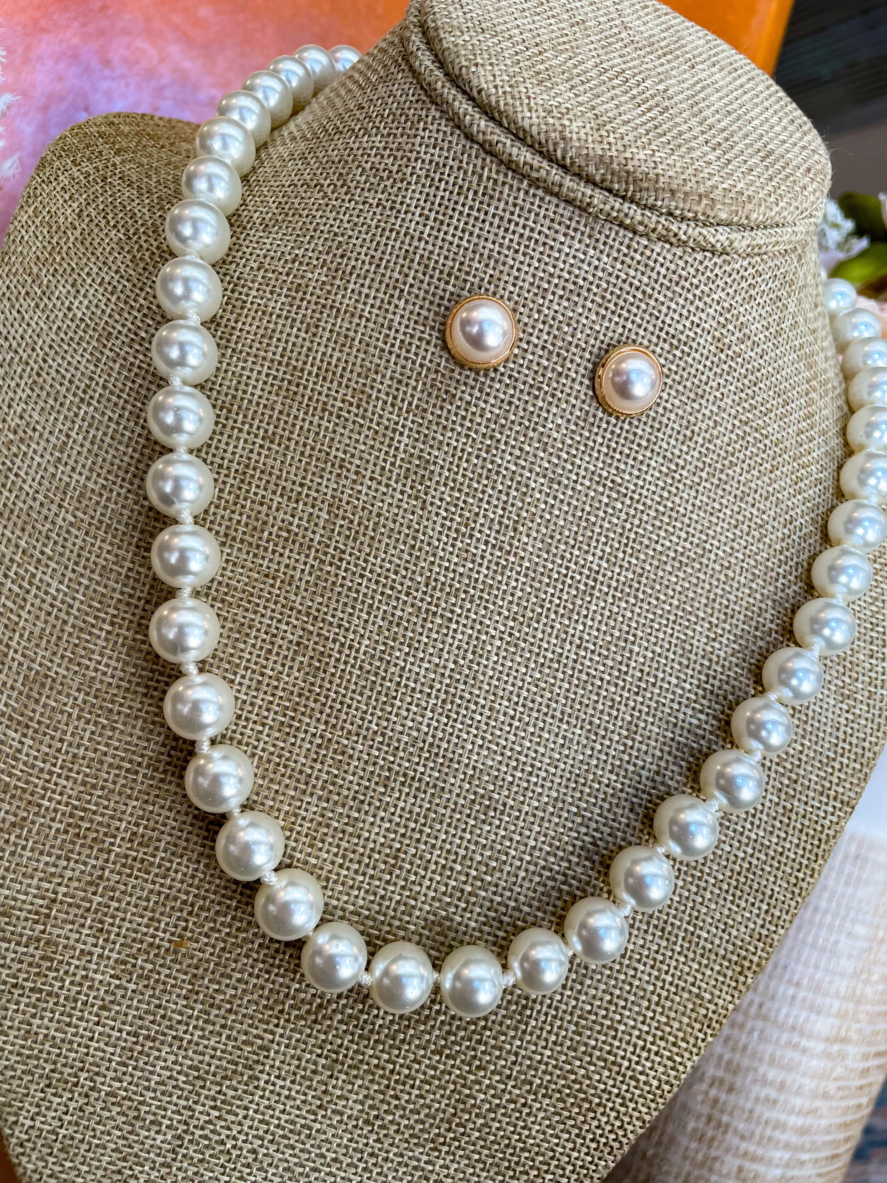 The Cherie Pearl Necklace Set