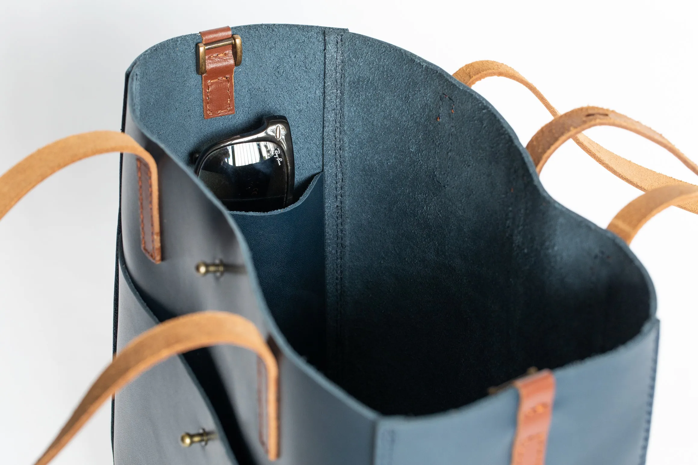 The Transport Tote
