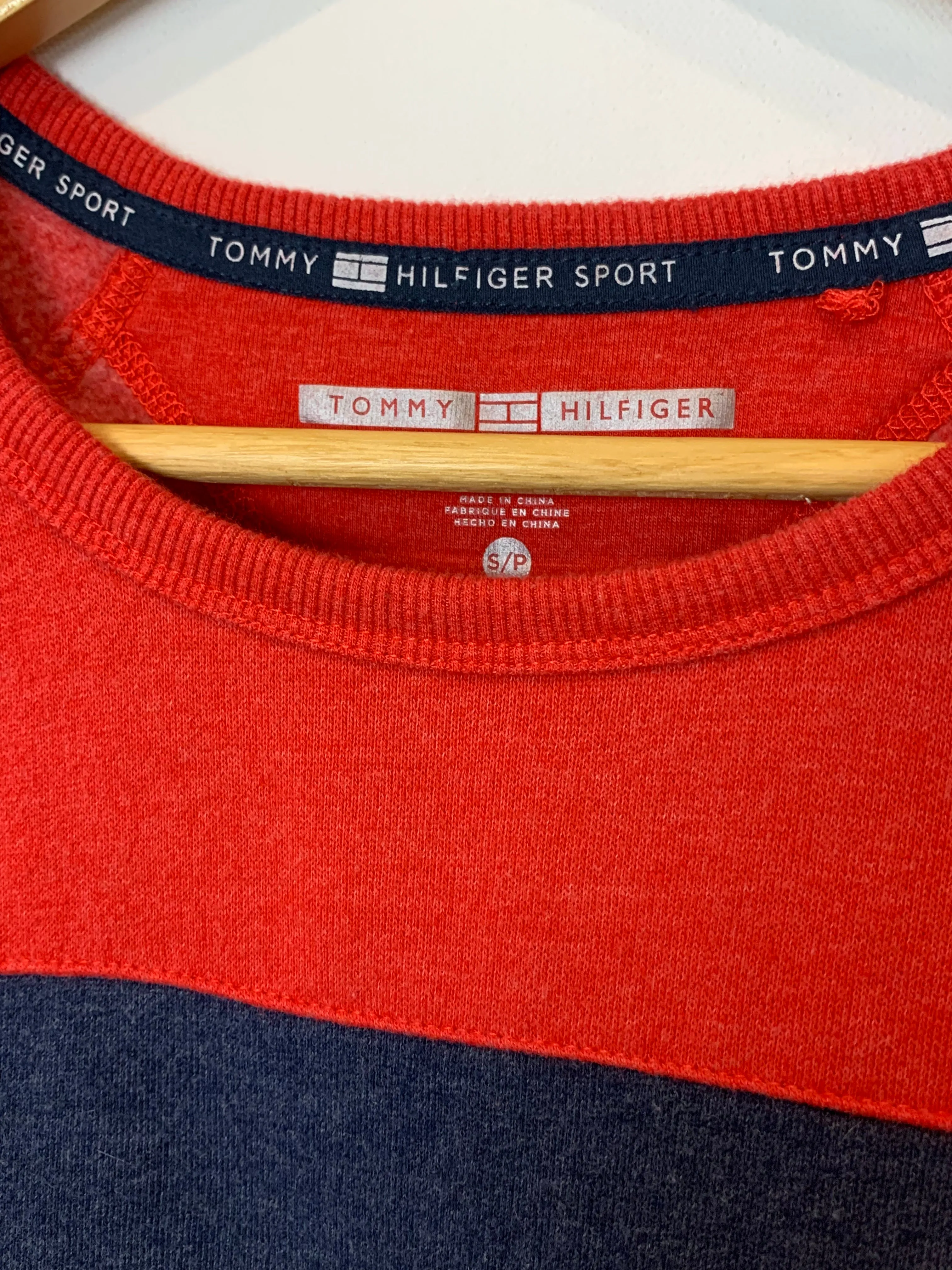 Tommy Hilfiger Cropped Style Sweater (S)