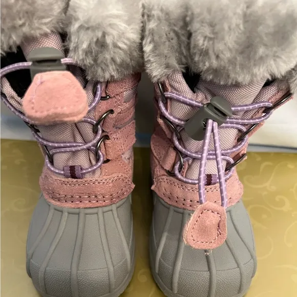 Totes Kids NWB Toddler Lavender/Gray Lil Jenny Snow Boot. Size 5T DS-09